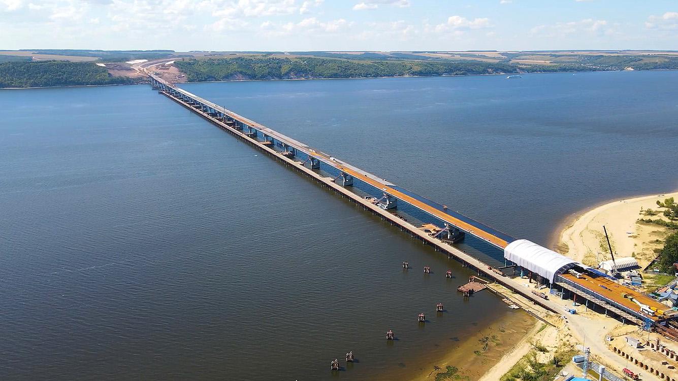 Замыкание руслового пролётного строения моста через Волгу в составе автодороги М-12 Татарстан